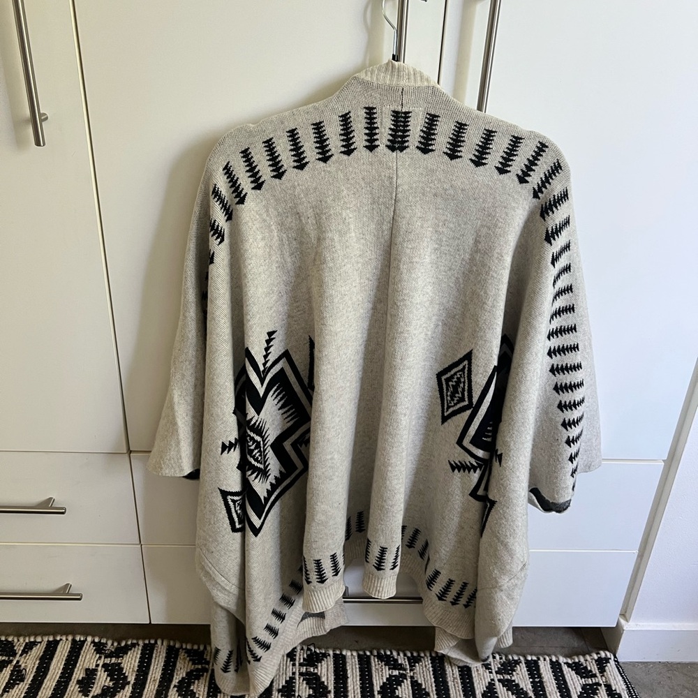 Chasor Cream & Gray Patterned Women's Sweater - Picture 5 of 11
